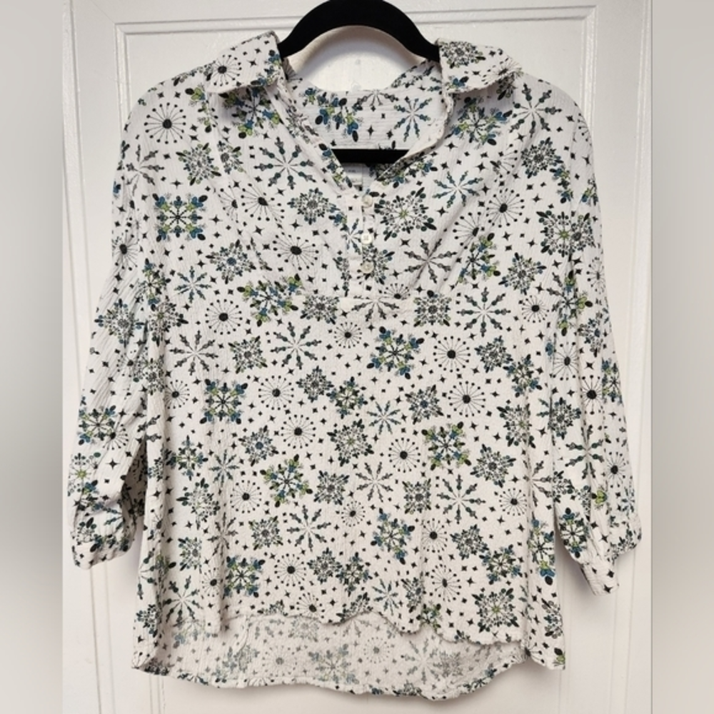 CHRISTOPHER & BANKS 3/4 sleeve top.‎ White/teal/green. Size XL petite